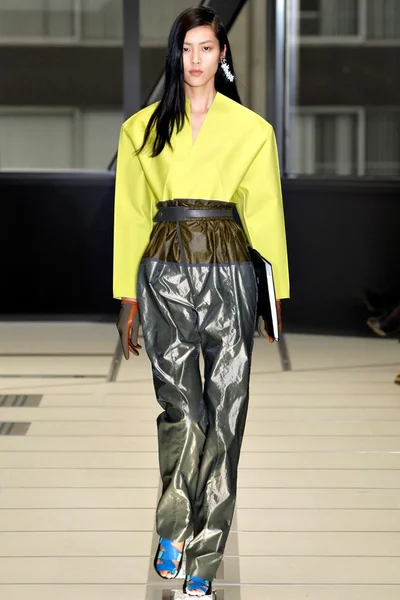 Look 37